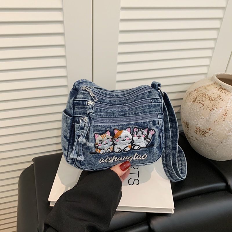 Embroidery Font - Cute Korean Style Embroidered Cat Crossbody