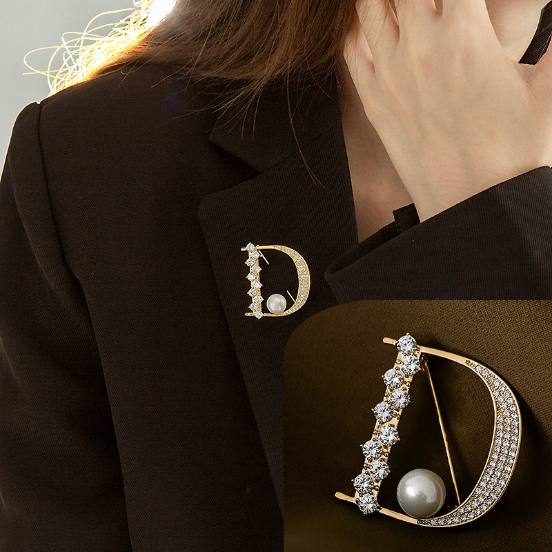 Embroidery Letter M - Luxury Rhinestone Letter D Brooches for