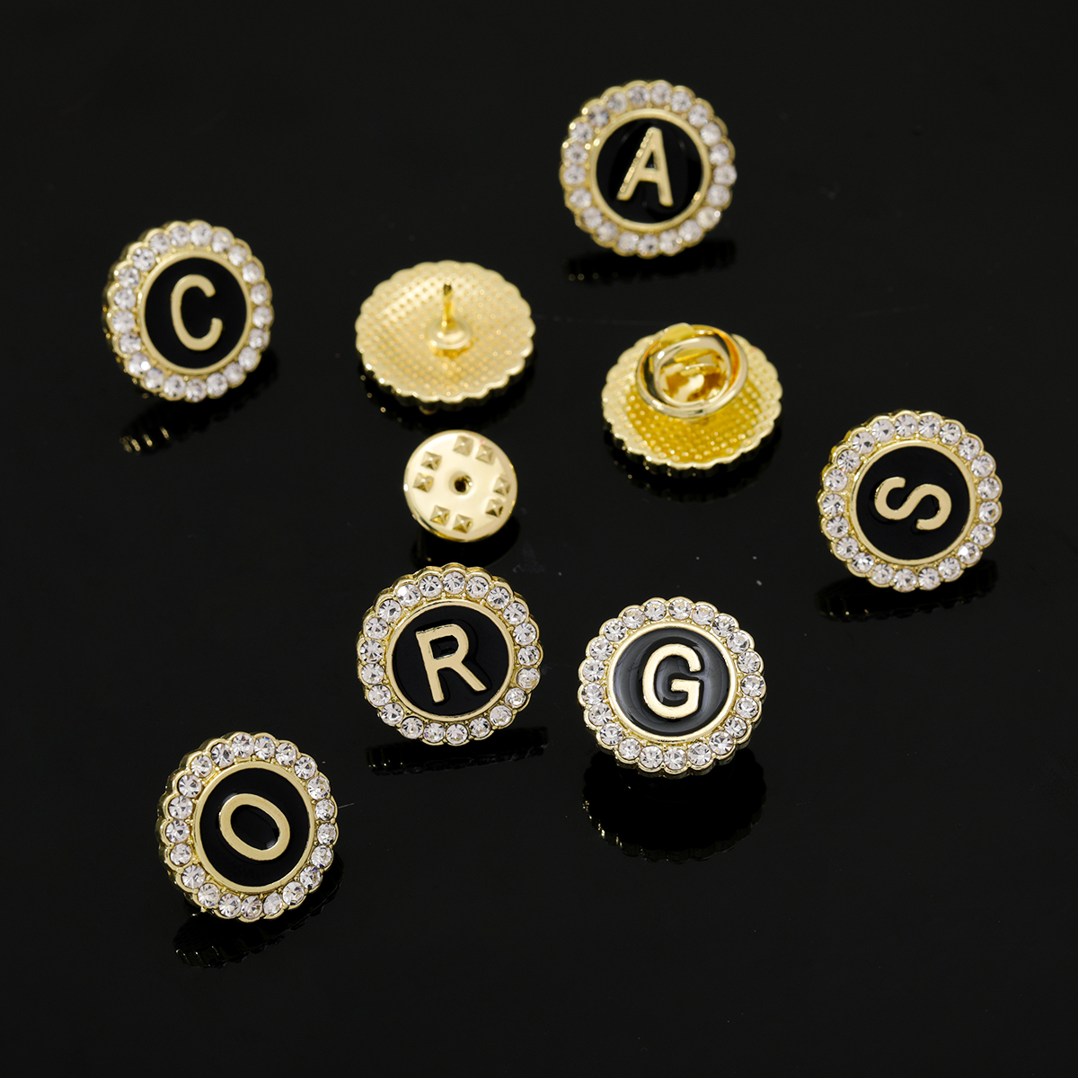 Shiny 26 Alphabet Crystal Roun - đánh giá và giá Embroidery Letter M